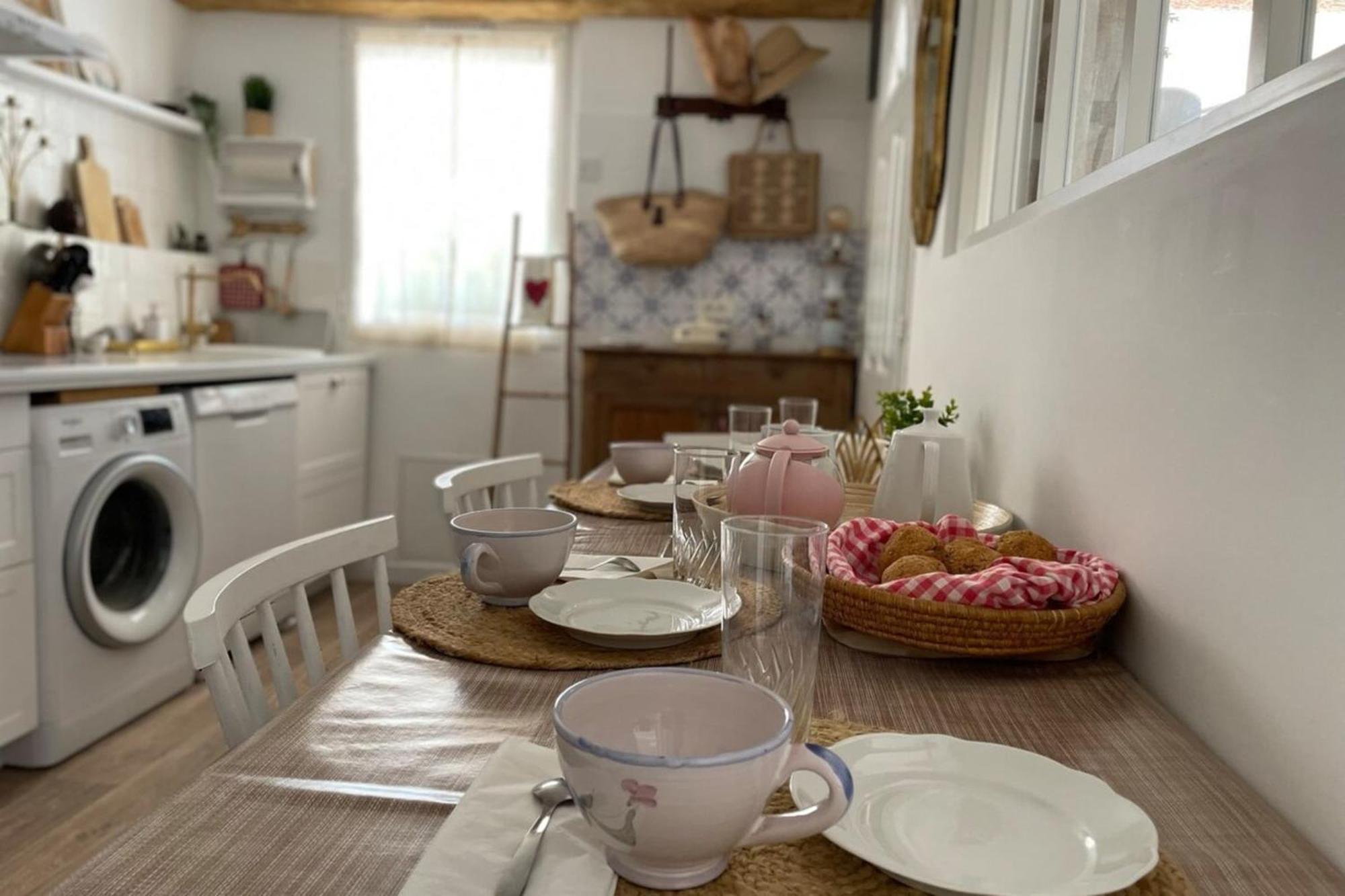 Charming Air-Conditioned One-Bedroom 150M From Cavaliere Beach Льо Лаванду Екстериор снимка