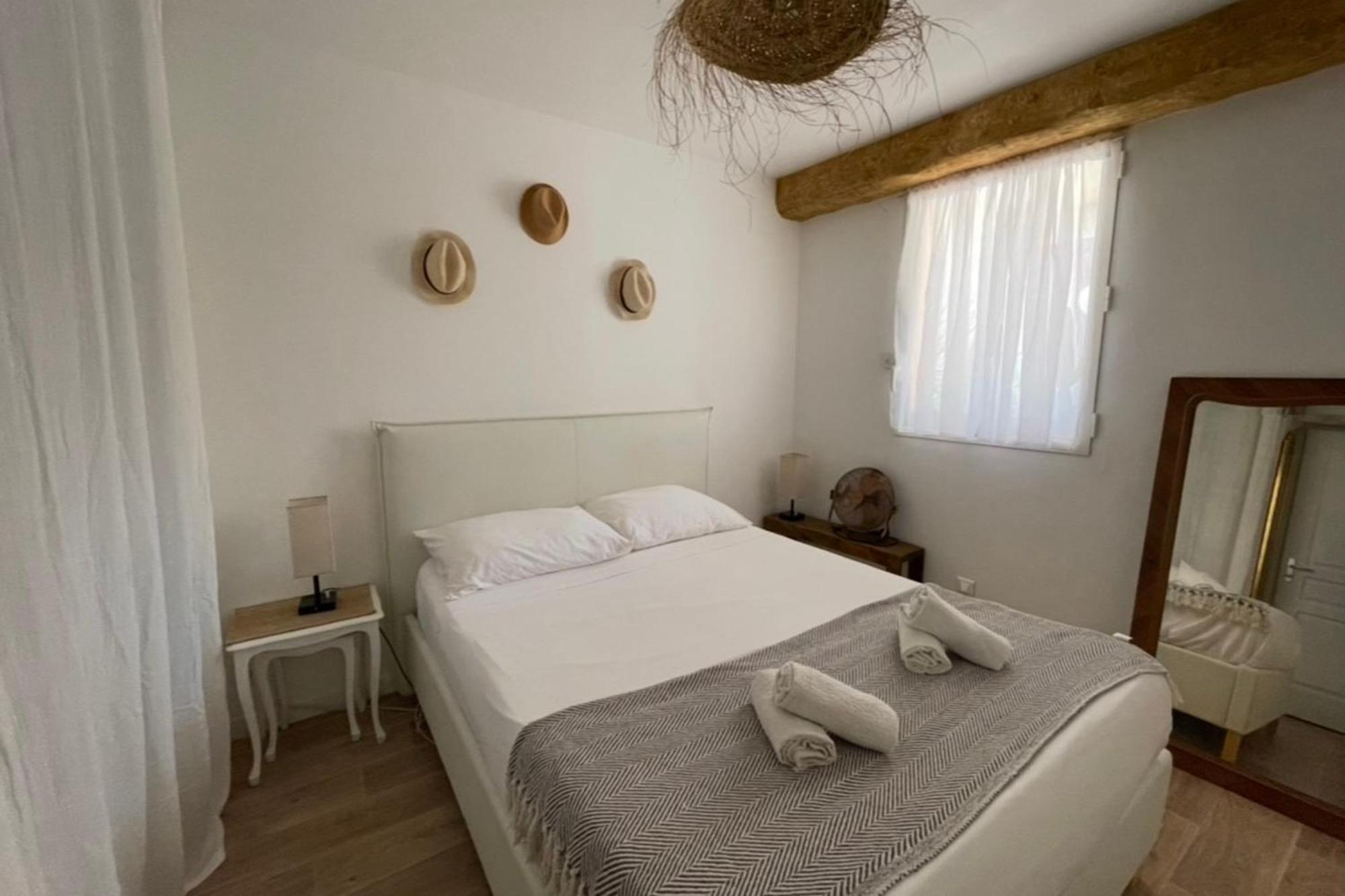 Charming Air-Conditioned One-Bedroom 150M From Cavaliere Beach Льо Лаванду Екстериор снимка