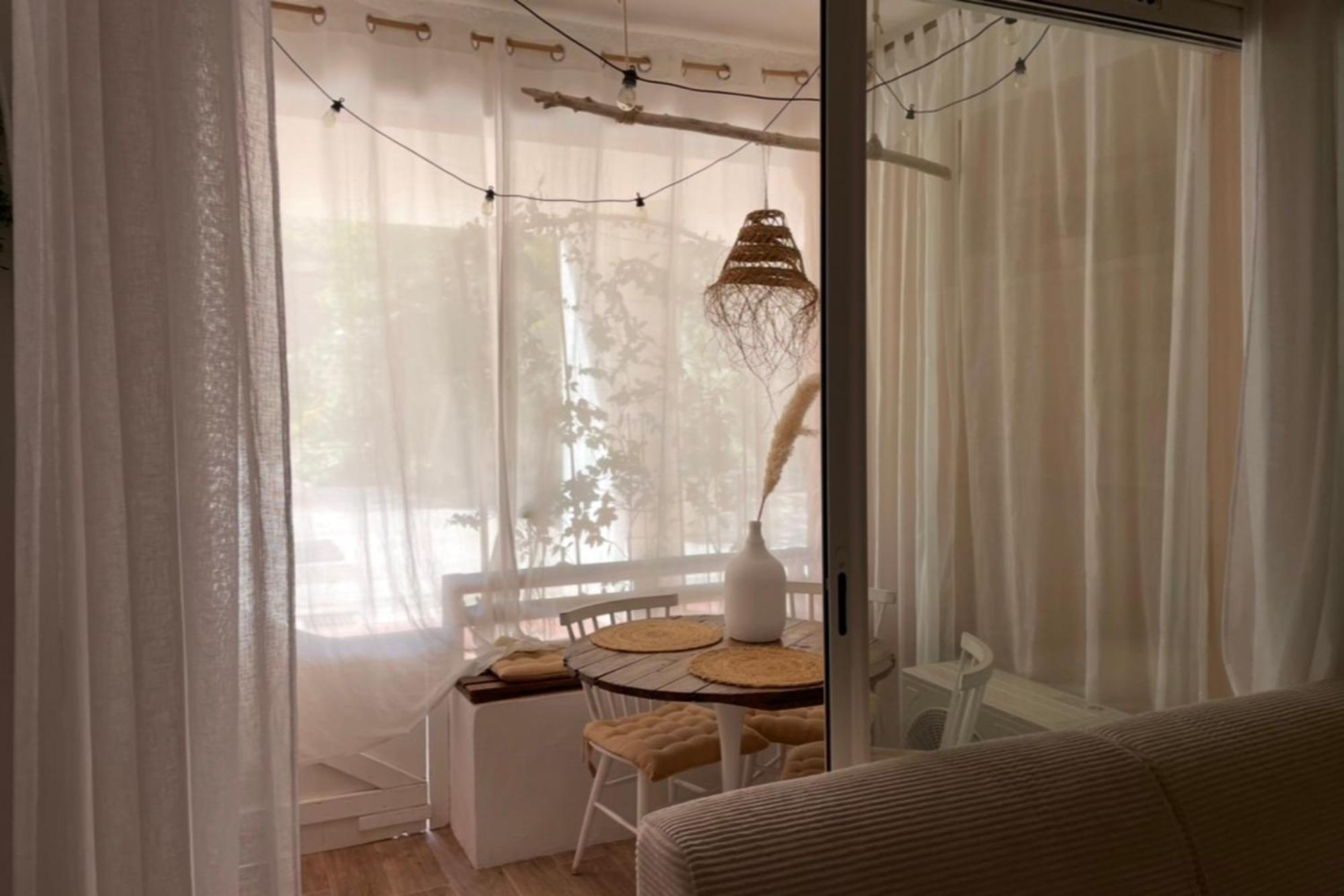 Charming Air-Conditioned One-Bedroom 150M From Cavaliere Beach Льо Лаванду Екстериор снимка